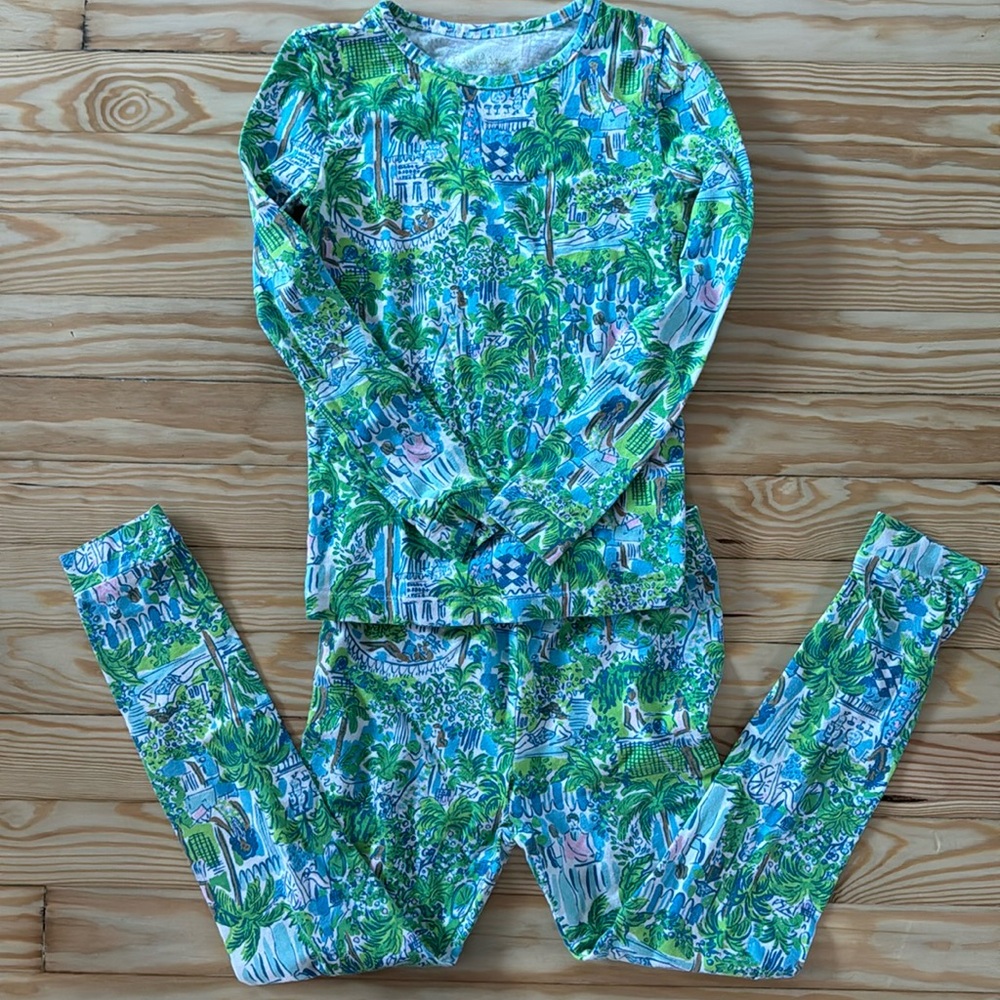Lilly Pulitzer snug fitted girls pajamas